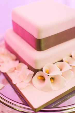calla lilly wedding cake