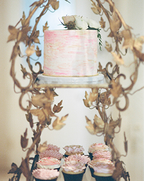 rustic wedding cakes pink