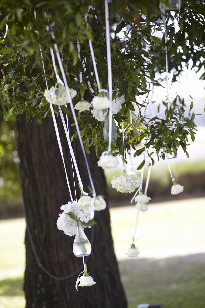 hanging-wedding-flowers