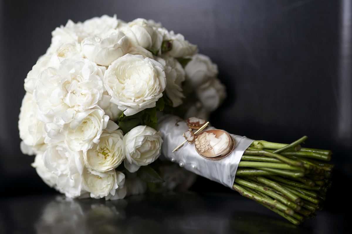 white-bridal-bouquet
